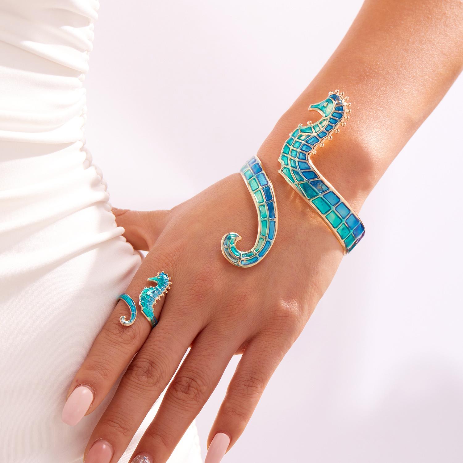 Fashion Drip Oil Hippocampus Rings Open Bangle for Women Exaggerated Modern Seahorse Cuff Bracelet Party Jewelry Set Accessories
Fashion Drip Oil Hippocampus Rings Open Bangle for Women Exaggerated Modern Seahorse Cuff Bracelet Party Jewelry Set Accessories