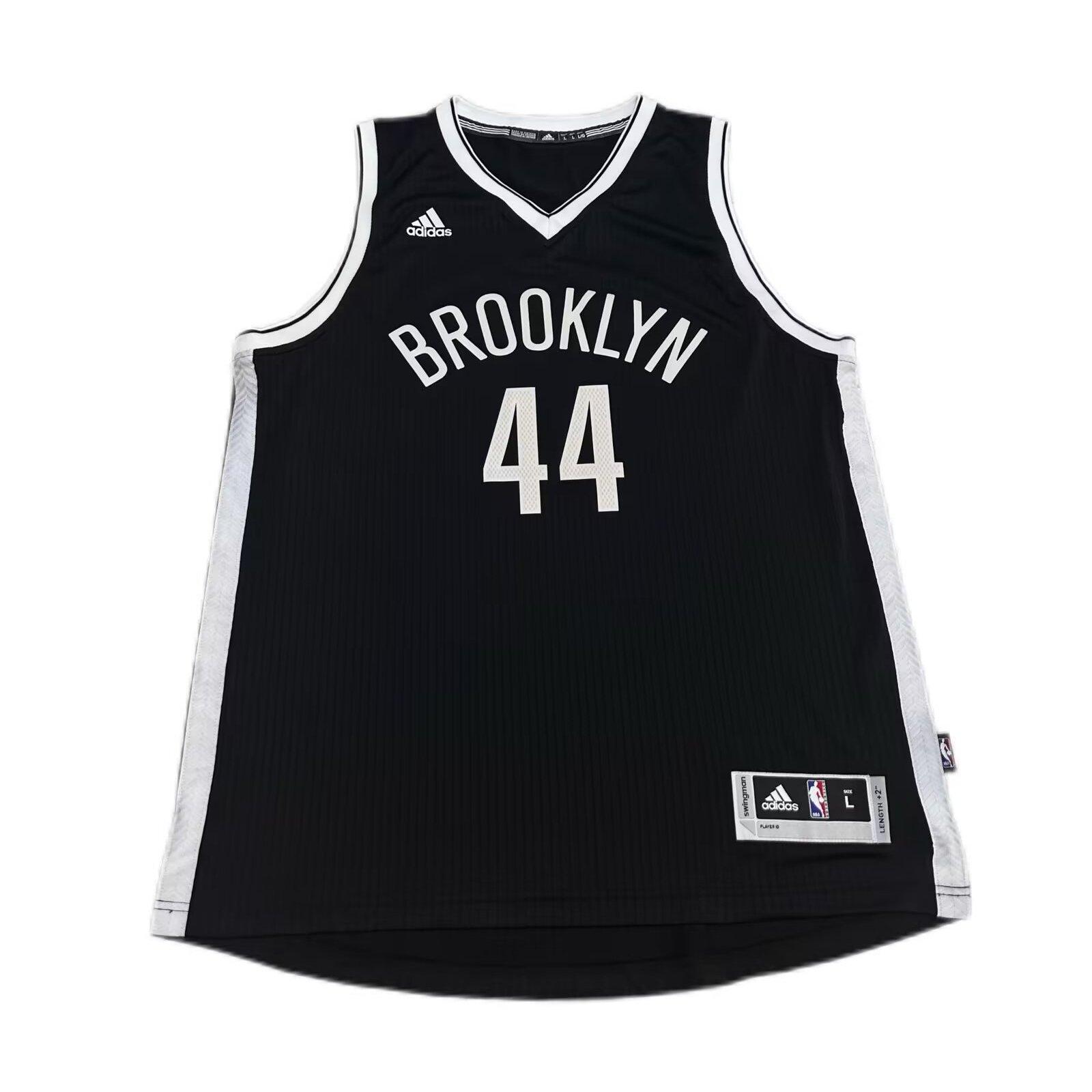 New Adidas Basketball Jersey Unisex 7470A-3NR-K92658 L
New Adidas Basketball Jersey Unisex 7470A-3NR-K92658 L