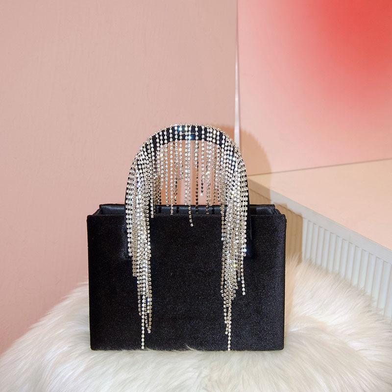 Luxury Designer Glitter Tassel Satin Women Handbag Shiny Rhinestone Diamond Evening Bag Wedding Party Clutch Purse Messenger Bag чёрный
Luxury Designer Glitter Tassel Satin Women Handbag Shiny Rhinestone Diamond Evening Bag Wedding Party Clutch Purse Messenger Bag чёрный