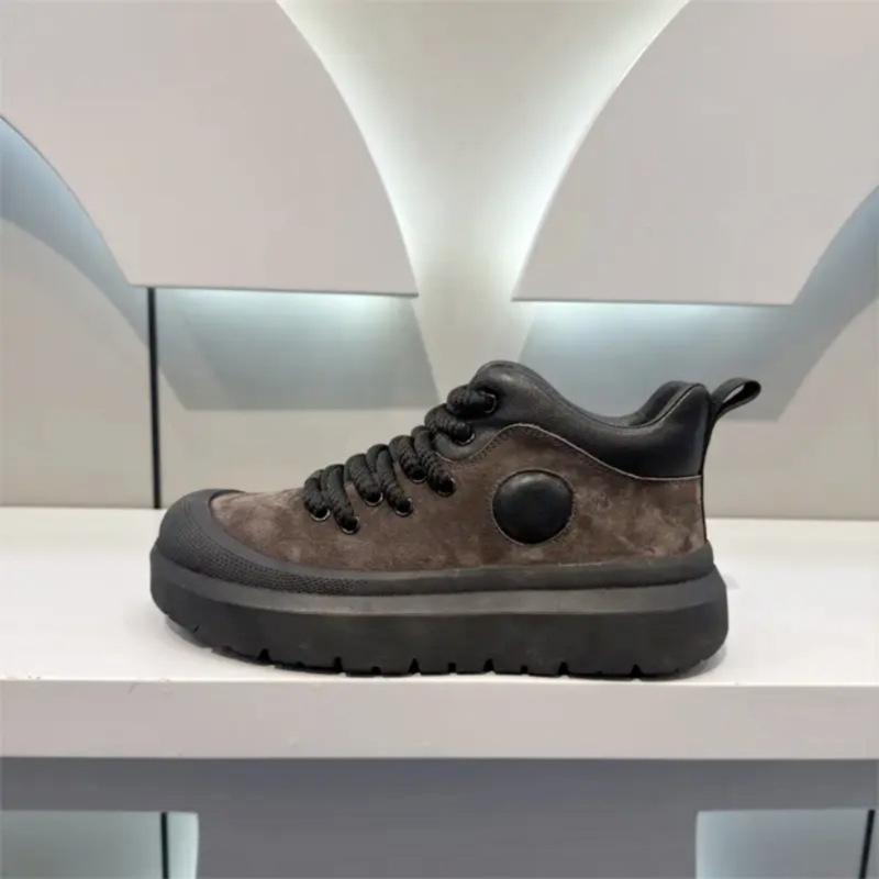 Autumn and winter new leather high-top casual shoes single-lining shoes thick-soled heightening Martin short boots 44 коричневий
Autumn and winter new leather high-top casual shoes single-lining shoes thick-soled heightening Martin short boots 44 коричневий