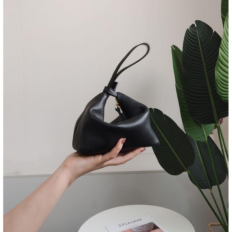 Ретро кошелек-органайзер из коровьей кожи первого слоя на молнии Black
Ретро кошелек-органайзер из коровьей кожи первого слоя на молнии Black