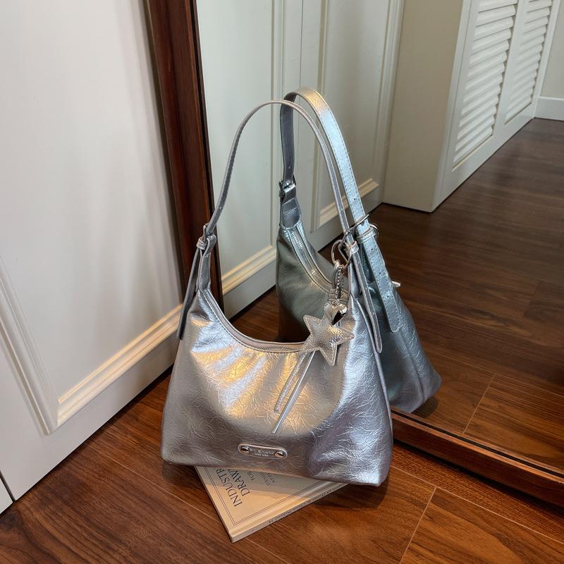 Мягкая кожаная сумка под мышкой женская новая летняя сумка через плечо, сумка-мессенджер для поездок на работу, универсальная модная сумка-тоут серебряный
Мягкая кожаная сумка под мышкой женская новая летняя сумка через плечо, сумка-мессенджер для поездок на работу, универсальная модная сумка-тоут серебряный