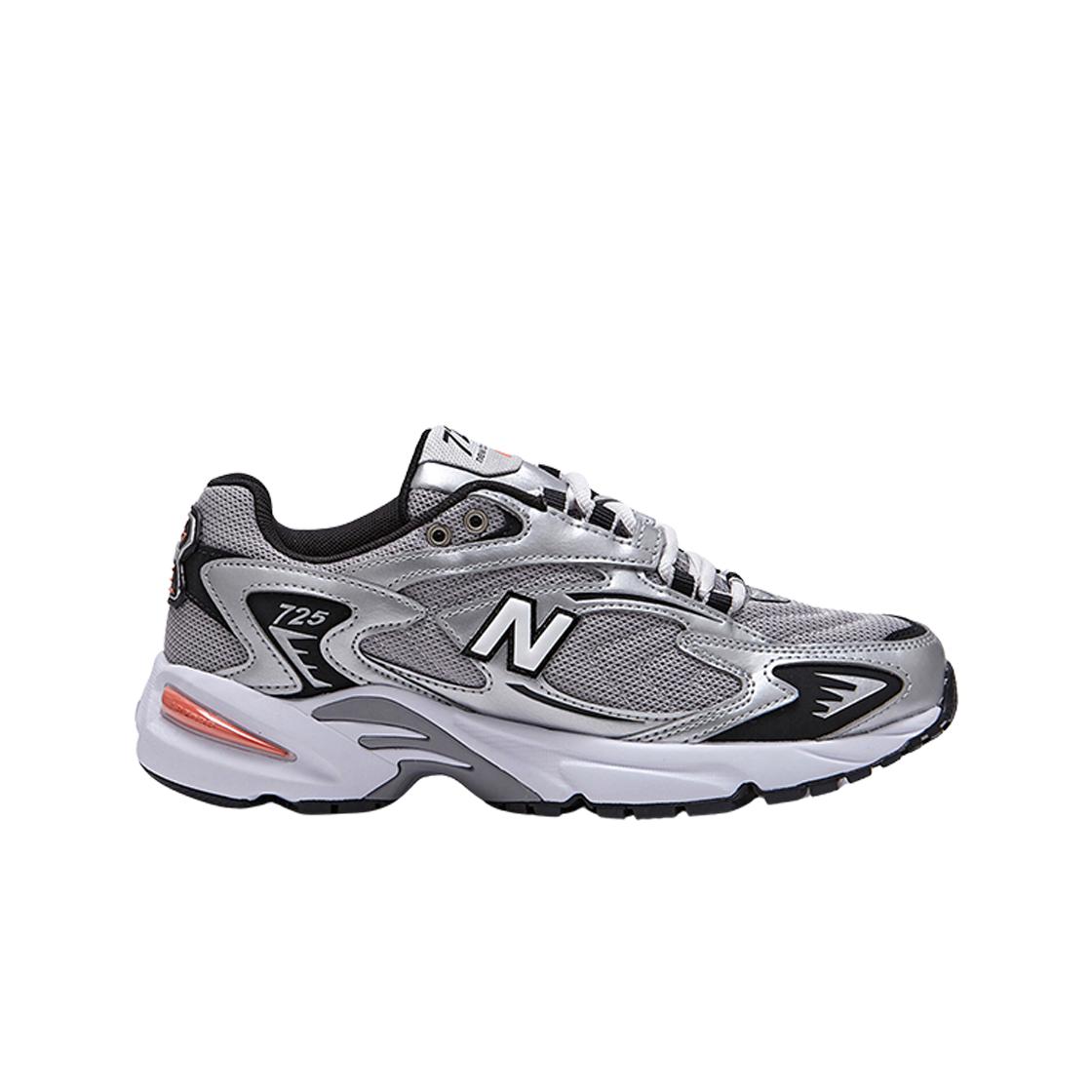 New Balance 725 V1 Metallic Silver Raincloud 275
New Balance 725 V1 Metallic Silver Raincloud 275