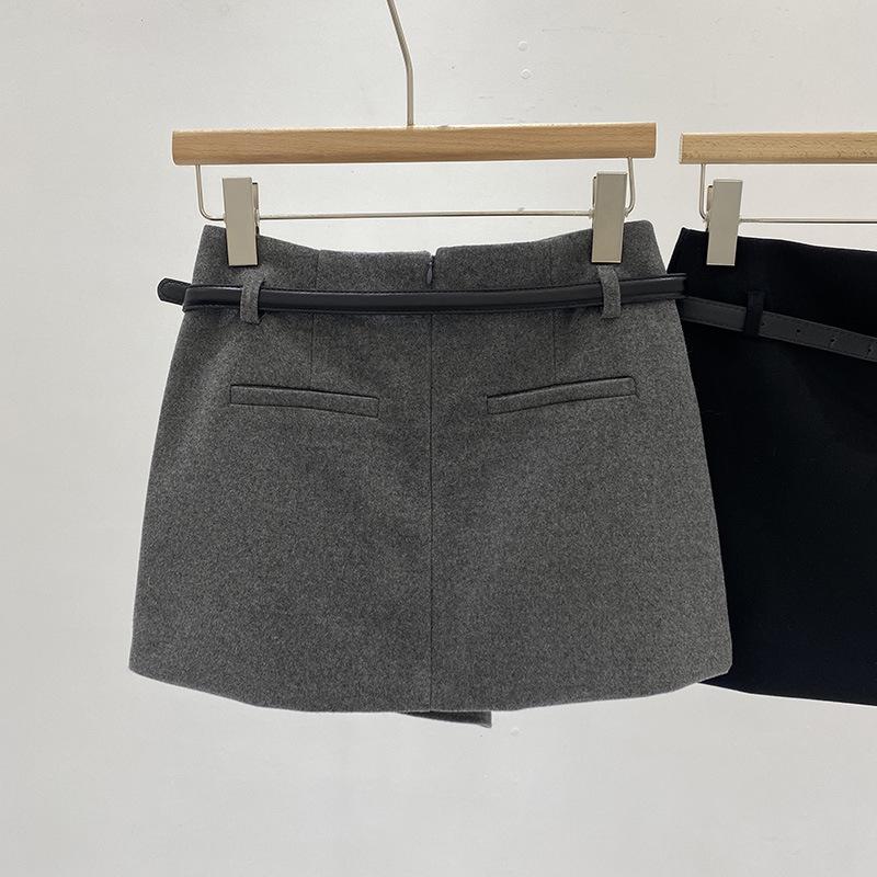 Plus Size Korean Style High Waist Woolen Skirt Shorts for Spring/Autumn - Anti-Exposure, Hip-Hugging, Short Length 3XL
Plus Size Korean Style High Waist Woolen Skirt Shorts for Spring/Autumn - Anti-Exposure, Hip-Hugging, Short Length 3XL