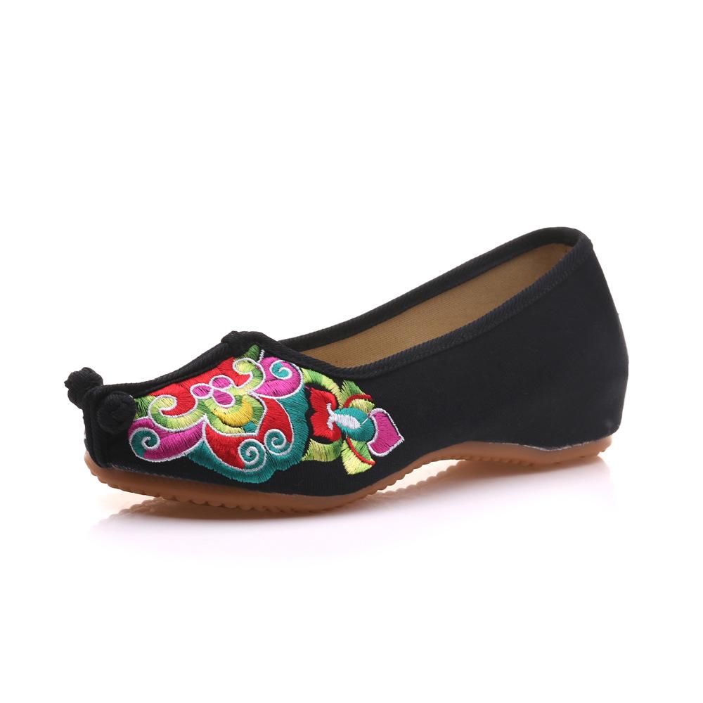 upturned head shoes, opera shoes, embroidered cloth shoes, ethnic style, spring and autumn women s shoes, single shoes 35
upturned head shoes, opera shoes, embroidered cloth shoes, ethnic style, spring and autumn women s shoes, single shoes 35