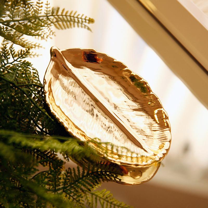 1PC Ceramic Ins Leaf Jewelry Tray Plating Gold Leaf Shooting Ornament Entryway Storage Tray Scandinavian
1PC Ceramic Ins Leaf Jewelry Tray Plating Gold Leaf Shooting Ornament Entryway Storage Tray Scandinavian