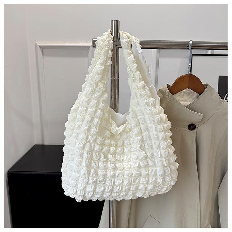Trendy Bubble Shoulder Bag for Women Large Capacity Lightweight Tote Bucket Bag Comfortable and Versatile Texture Storage Bags білий
Trendy Bubble Shoulder Bag for Women Large Capacity Lightweight Tote Bucket Bag Comfortable and Versatile Texture Storage Bags білий