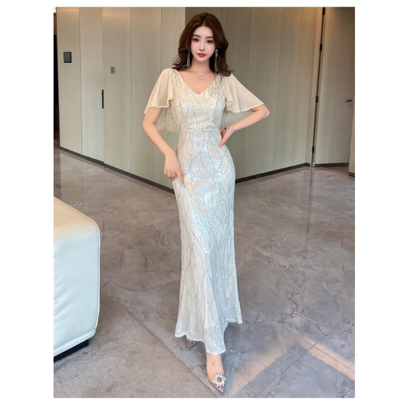 Solid color sequined evening dress women s new noble temperament fishtail high-end celebrity banquet host fishtail skirt XL абрикосовий
Solid color sequined evening dress women s new noble temperament fishtail high-end celebrity banquet host fishtail skirt XL абрикосовий