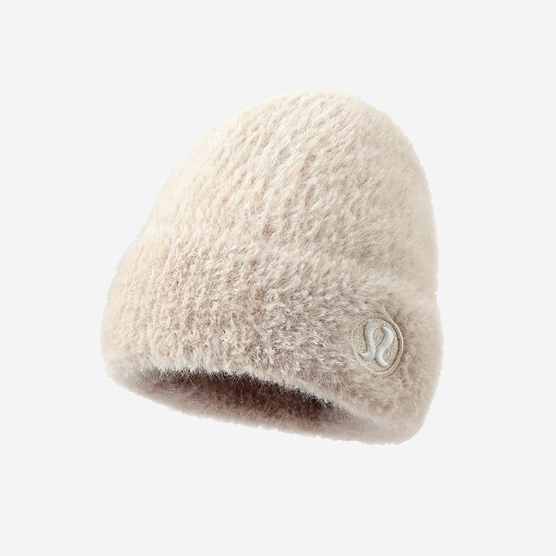 Шапка женская алфавит вышитая этикетка плюшевая зимняя термошапка модная универсальная холодная шапка прилив
Шапка женская алфавит вышитая этикетка плюшевая зимняя термошапка модная универсальная холодная шапка прилив