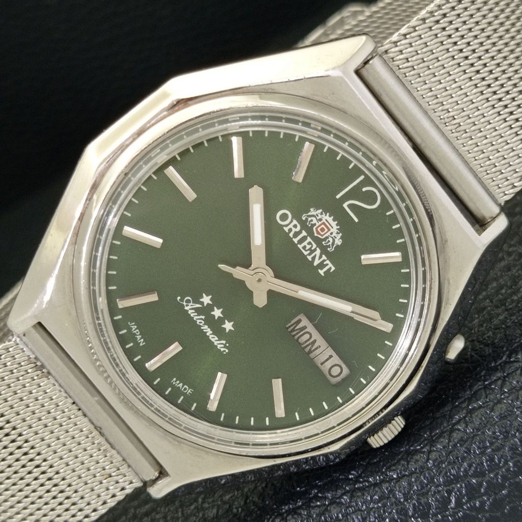 JAPAN VINTAGE ORIENT AUTOMATIC 46941 MENS GREEN COLOR DIAL WATCH a500326-2 R151b-a500326
JAPAN VINTAGE ORIENT AUTOMATIC 46941 MENS GREEN COLOR DIAL WATCH a500326-2 R151b-a500326