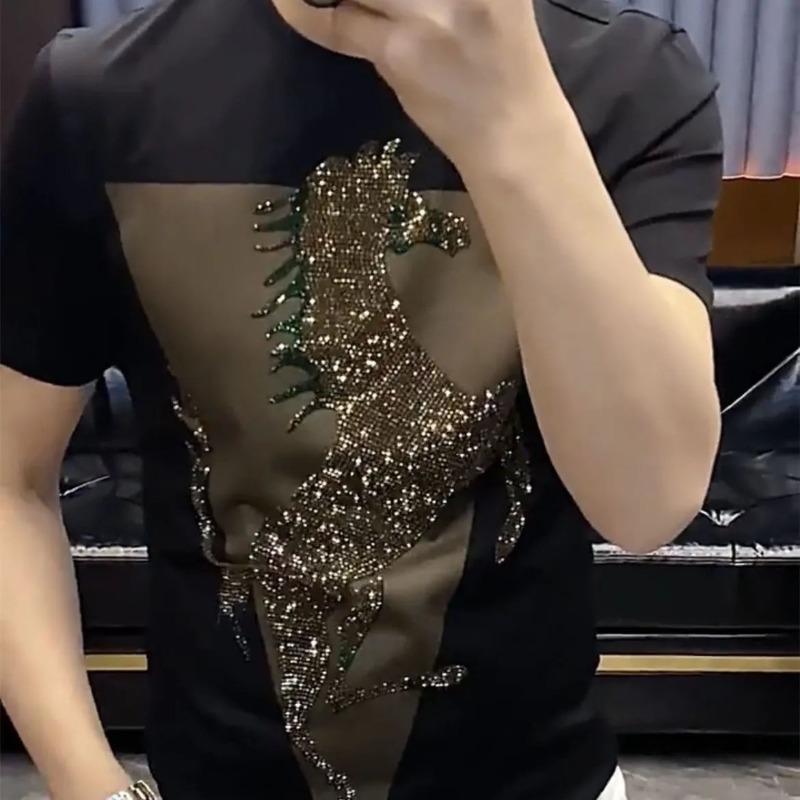 Новая мужская футболка Leisure Trend с круглым вырезом и принтом, летняя мужская мода, облегающий топ с коротким рукавом и бриллиантами 4XL чёрный/золотистый
Новая мужская футболка Leisure Trend с круглым вырезом и принтом, летняя мужская мода, облегающий топ с коротким рукавом и бриллиантами 4XL чёрный/золотистый