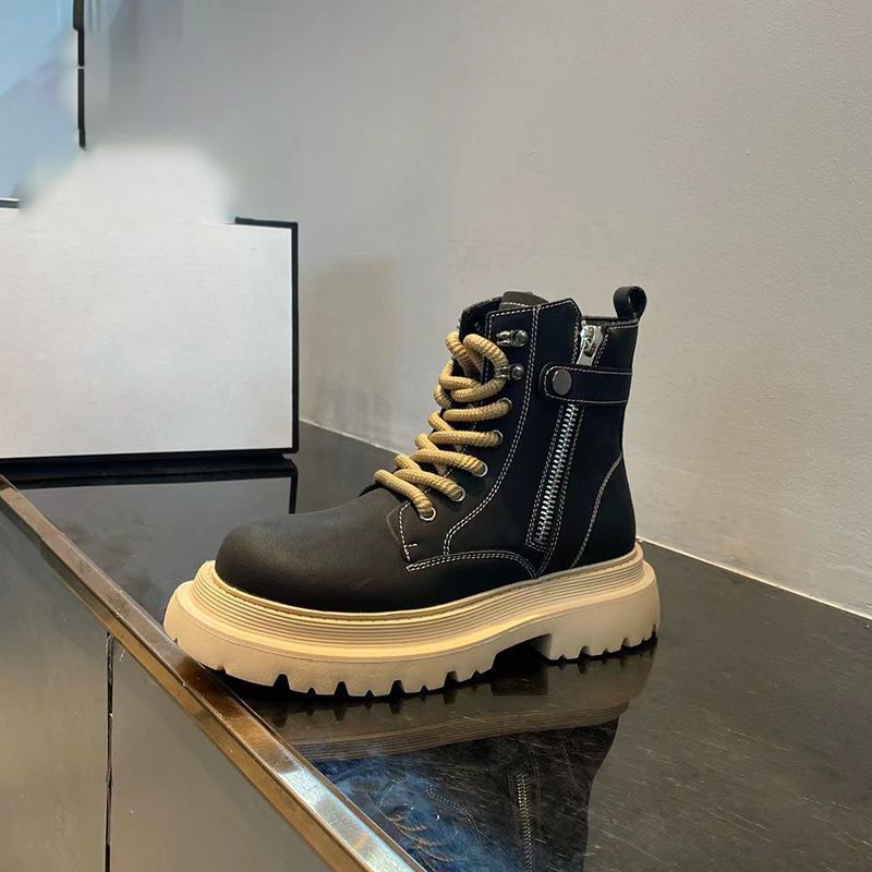 Men s clothing, British style, unique style of pants, silk zipper boots, ultra-thin film upper, rubber 41 чорний
Men s clothing, British style, unique style of pants, silk zipper boots, ultra-thin film upper, rubber 41 чорний