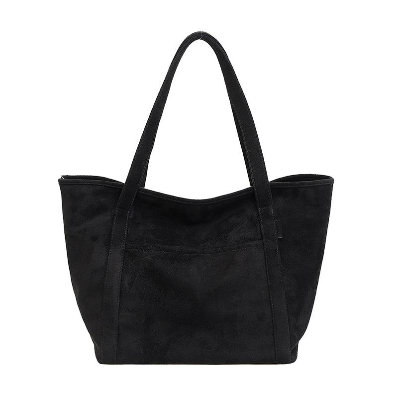 Сумка-тоут 2024 года, новый тренд осени и зимы, европейская и американская простая матовая однотонная сумка через плечо, модная женская сумка чёрный
Сумка-тоут 2024 года, новый тренд осени и зимы, европейская и американская простая матовая однотонная сумка через плечо, модная женская сумка чёрный