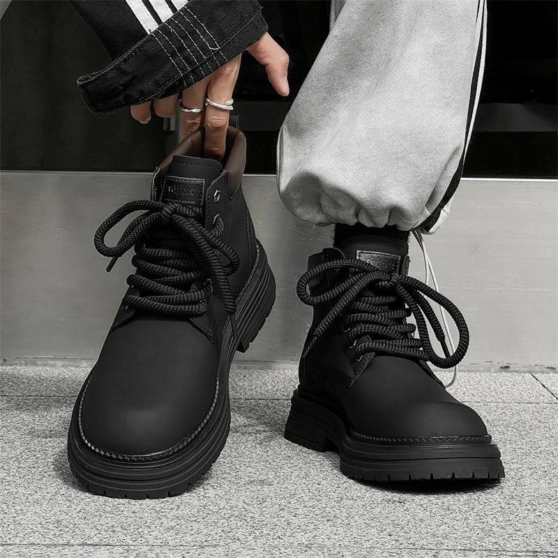 Пара высококлассных ботинок Мартин мужских 2025 зима новая толстая подошва увеличивающая рост бархатные резиновые ботинки 1681-K 38 чёрный
Пара высококлассных ботинок Мартин мужских 2025 зима новая толстая подошва увеличивающая рост бархатные резиновые ботинки 1681-K 38 чёрный