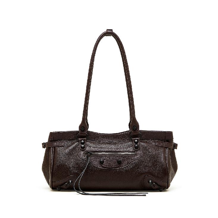 Vintage Rivet Motorcycle Bag for Women 2025 New Handheld Shoulder Bag Top Layer Cowhide Underarm Baguette Bag
Vintage Rivet Motorcycle Bag for Women 2025 New Handheld Shoulder Bag Top Layer Cowhide Underarm Baguette Bag