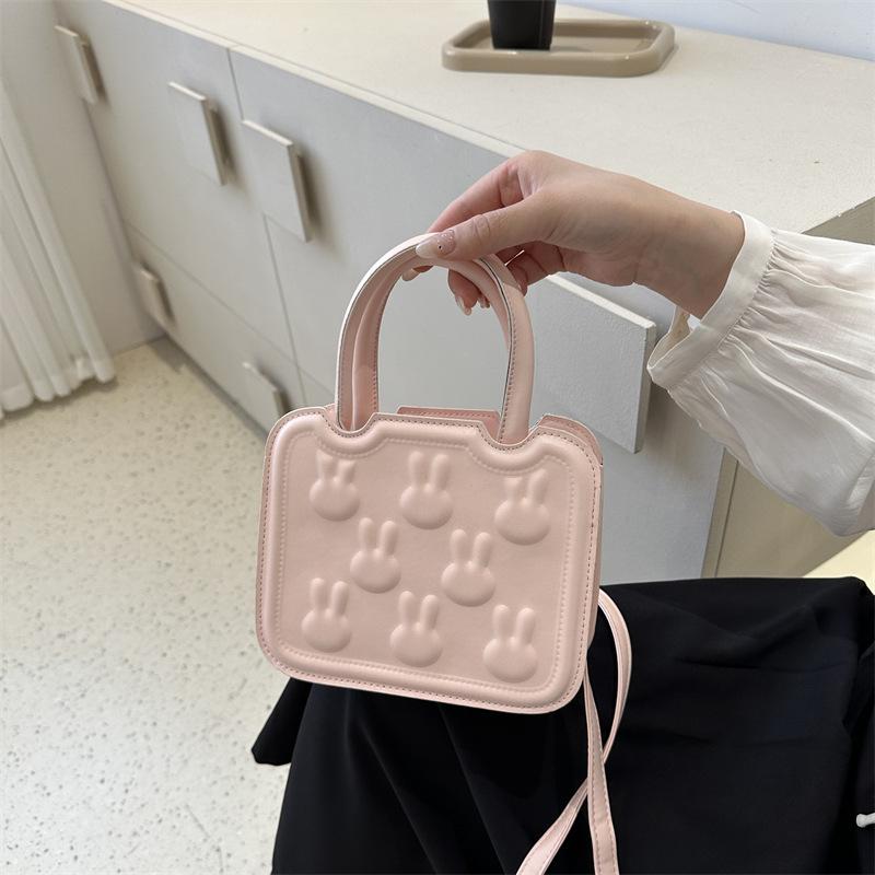 Niche cute girl heart small bag female 2024 spring and summer new simple and versatile cute rabbit small square bag messenger bag темно-коричневого
Niche cute girl heart small bag female 2024 spring and summer new simple and versatile cute rabbit small square bag messenger bag темно-коричневого