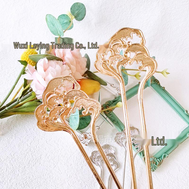 Китайская шпилька для волос U-образной формы: Ювелирное украшение в древнем стиле из сплава
Китайская шпилька для волос U-образной формы: Ювелирное украшение в древнем стиле из сплава