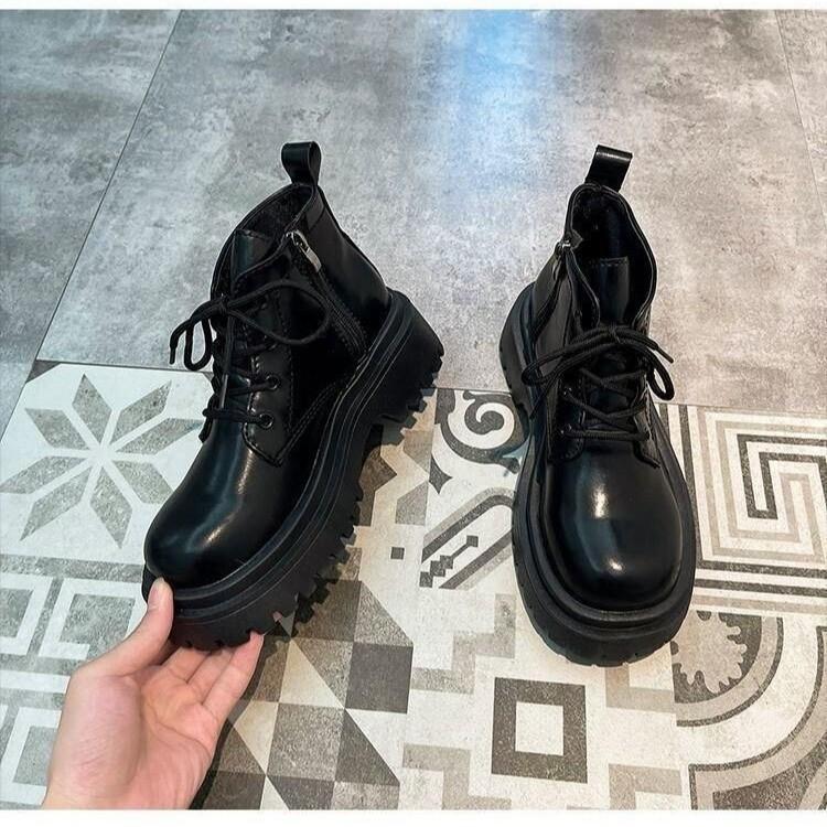 Британский стиль ретро тонкие маленькие короткие ботинки женские 2025 осень новые на толстой подошве с увеличением роста маленькие одинарные ботинки тонкие ботинки тренд 40 чёрный
Британский стиль ретро тонкие маленькие короткие ботинки женские 2025 осень новые на толстой подошве с увеличением роста маленькие одинарные ботинки тонкие ботинки тренд 40 чёрный