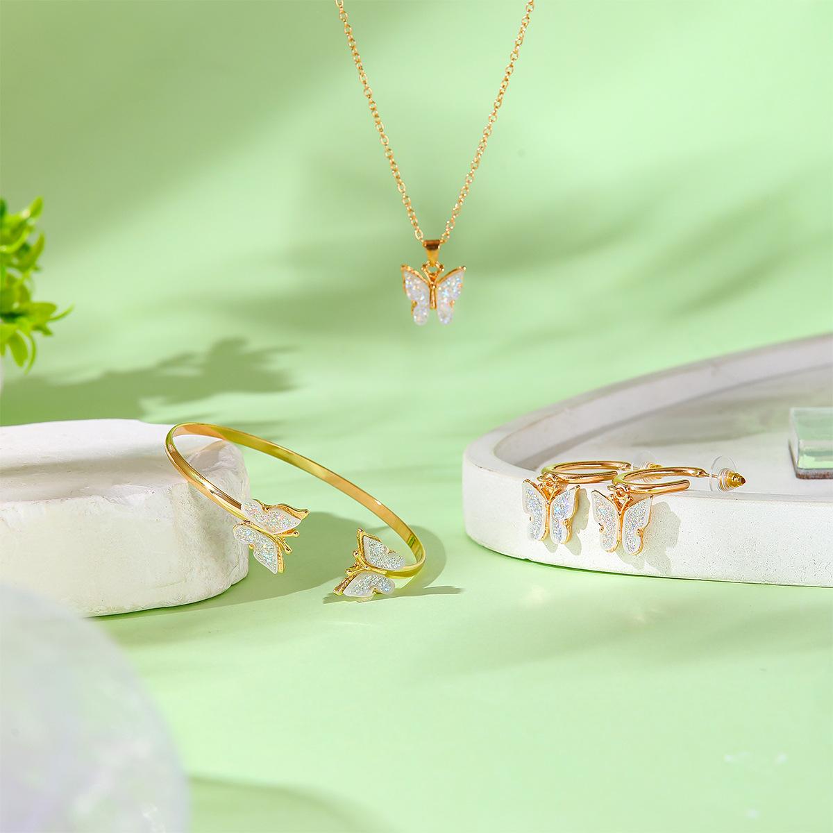 Women Versatile Butterfly 4 Piece Jewelry Set With Earrings Bracelet Necklace And Pendant Fashion Accessories Gift
Women Versatile Butterfly 4 Piece Jewelry Set With Earrings Bracelet Necklace And Pendant Fashion Accessories Gift