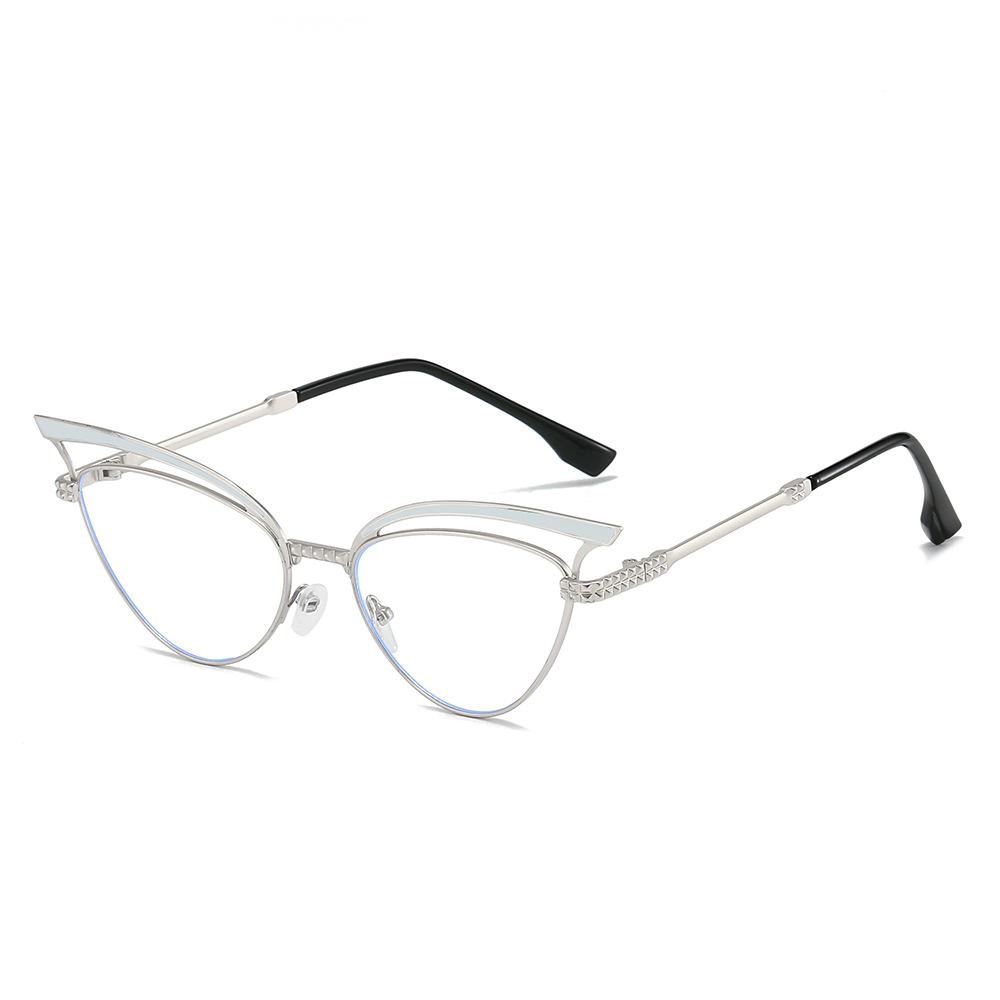 Hollowed Cat Eye Sunglasses Women Fashion Gradient Decorative Shades New Trendy Design Casual Outdoor Sun Glasses Uv400 as picture shows
Hollowed Cat Eye Sunglasses Women Fashion Gradient Decorative Shades New Trendy Design Casual Outdoor Sun Glasses Uv400 as picture shows