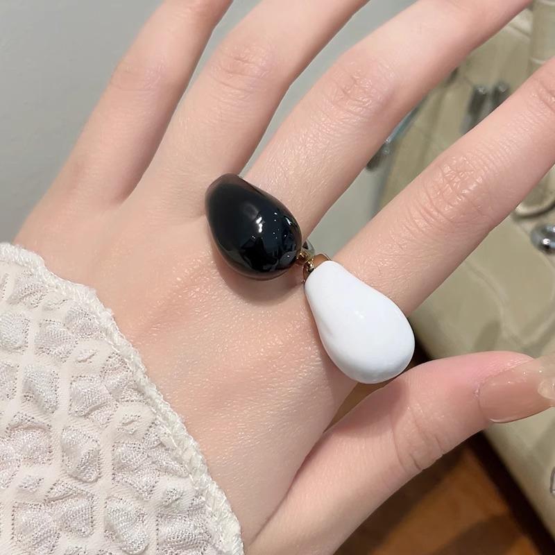 Нишевый дизайн Enamel Drop Glaze BV Открытое кольцо в форме капли для женщин, европейское и американское модное индивидуальное кольцо в Instagram
Нишевый дизайн Enamel Drop Glaze BV Открытое кольцо в форме капли для женщин, европейское и американское модное индивидуальное кольцо в Instagram