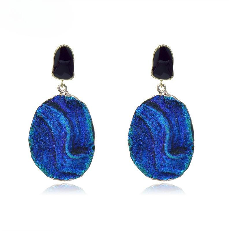 European and American silver needles exaggerated long stud earrings irregular texture personalized terraces blue marine resin ears special-shaped
European and American silver needles exaggerated long stud earrings irregular texture personalized terraces blue marine resin ears special-shaped