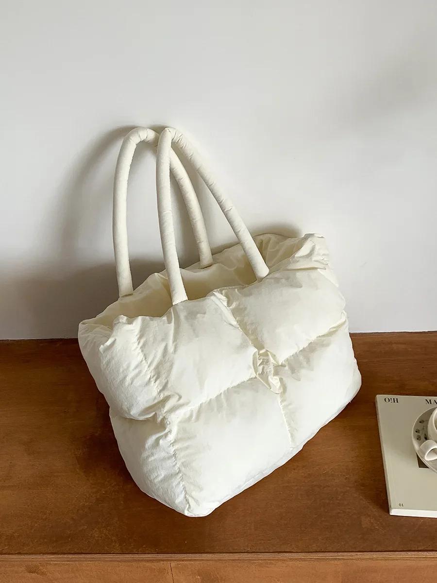 Cotton Padded Tote Large Quilted Women Shoulder Bag Puffy Down Space Handbags Luxury Designer Bags for Women Warm Soft Shopper 34.5x14x28.5cm
Cotton Padded Tote Large Quilted Women Shoulder Bag Puffy Down Space Handbags Luxury Designer Bags for Women Warm Soft Shopper 34.5x14x28.5cm