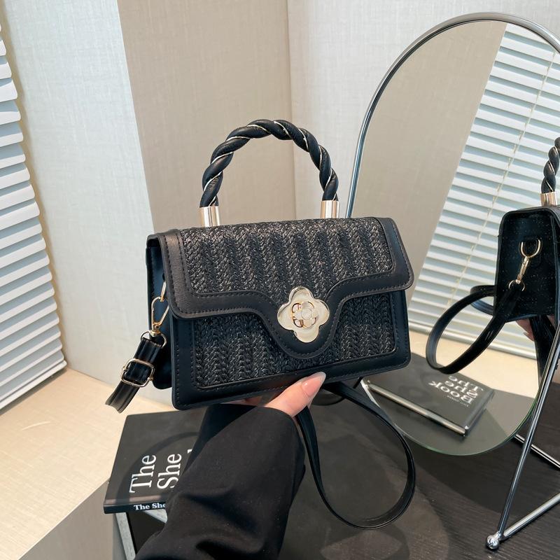 Handbag bag women s simple Korean version of versatile small square bag 2025 new niche high-end messenger bag чёрный
Handbag bag women s simple Korean version of versatile small square bag 2025 new niche high-end messenger bag чёрный