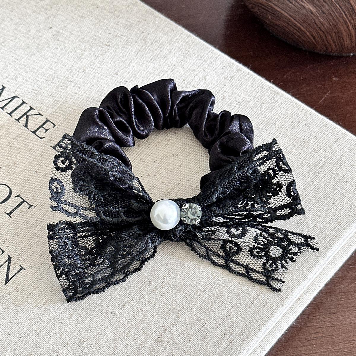 Sweet Bow Hairband, Lace Double-layered Gentle Elastic, Fashionable Embroidery, Retro Hair String, Elegant Quality Round diamond 2pcs чорний
Sweet Bow Hairband, Lace Double-layered Gentle Elastic, Fashionable Embroidery, Retro Hair String, Elegant Quality Round diamond 2pcs чорний