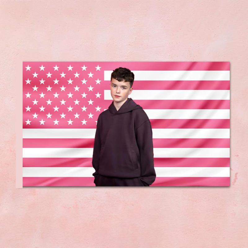 1pc Chaos Boy Pink USA Flag Tapestry Fan Gift Actor Dorm Bedroom Wall Decor 74x94cm(29x37in)
1pc Chaos Boy Pink USA Flag Tapestry Fan Gift Actor Dorm Bedroom Wall Decor 74x94cm(29x37in)