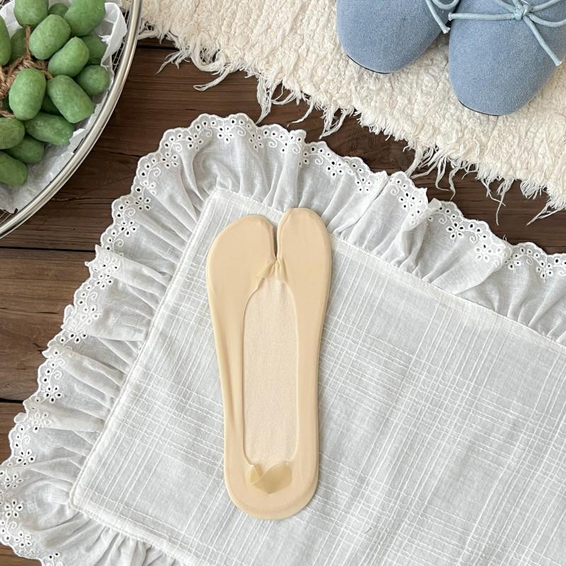 Women s Summer Breathable Two-Toe Split-Toe Socks - Invisible, Sweat-Absorbing, Non-Slip, Low-Cut Boat Style One Size
Women s Summer Breathable Two-Toe Split-Toe Socks - Invisible, Sweat-Absorbing, Non-Slip, Low-Cut Boat Style One Size
