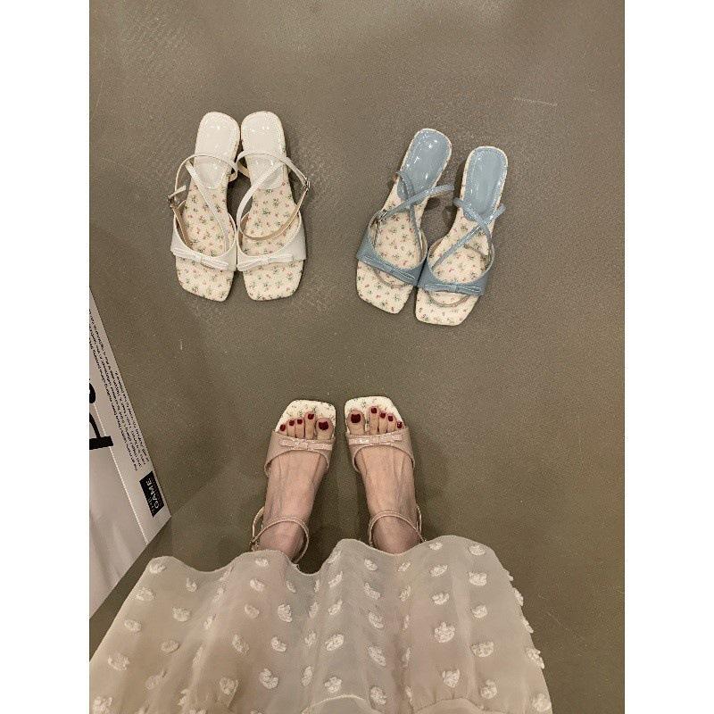 Retro square head word with sandals women s new outer wear wedge heel cool slippers 35
Retro square head word with sandals women s new outer wear wedge heel cool slippers 35