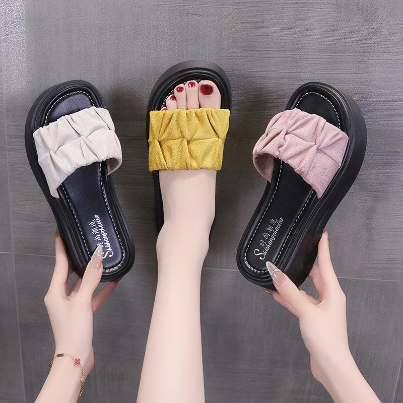 Versatile outer slippers 2025 summer new thick-bottomed muffin bottom soft-bottomed simple outer wear beach pearl cool slippers 40 жовтий
Versatile outer slippers 2025 summer new thick-bottomed muffin bottom soft-bottomed simple outer wear beach pearl cool slippers 40 жовтий