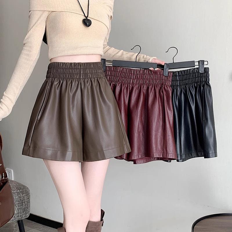 Women s PU Leather High-Waist A-Line Shorts - Slimming, Versatile, Wide-Leg, Korean Style for 2024 Autumn/Winter. S
Women s PU Leather High-Waist A-Line Shorts - Slimming, Versatile, Wide-Leg, Korean Style for 2024 Autumn/Winter. S