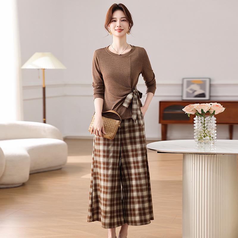 Nine-Sleeve Chiffon Suit: Elegant Spring Blouse & Wide-Leg Pants for Middle-Aged Women 2026 XL (Up to 100 kg suggested)
Nine-Sleeve Chiffon Suit: Elegant Spring Blouse & Wide-Leg Pants for Middle-Aged Women 2026 XL (Up to 100 kg suggested)