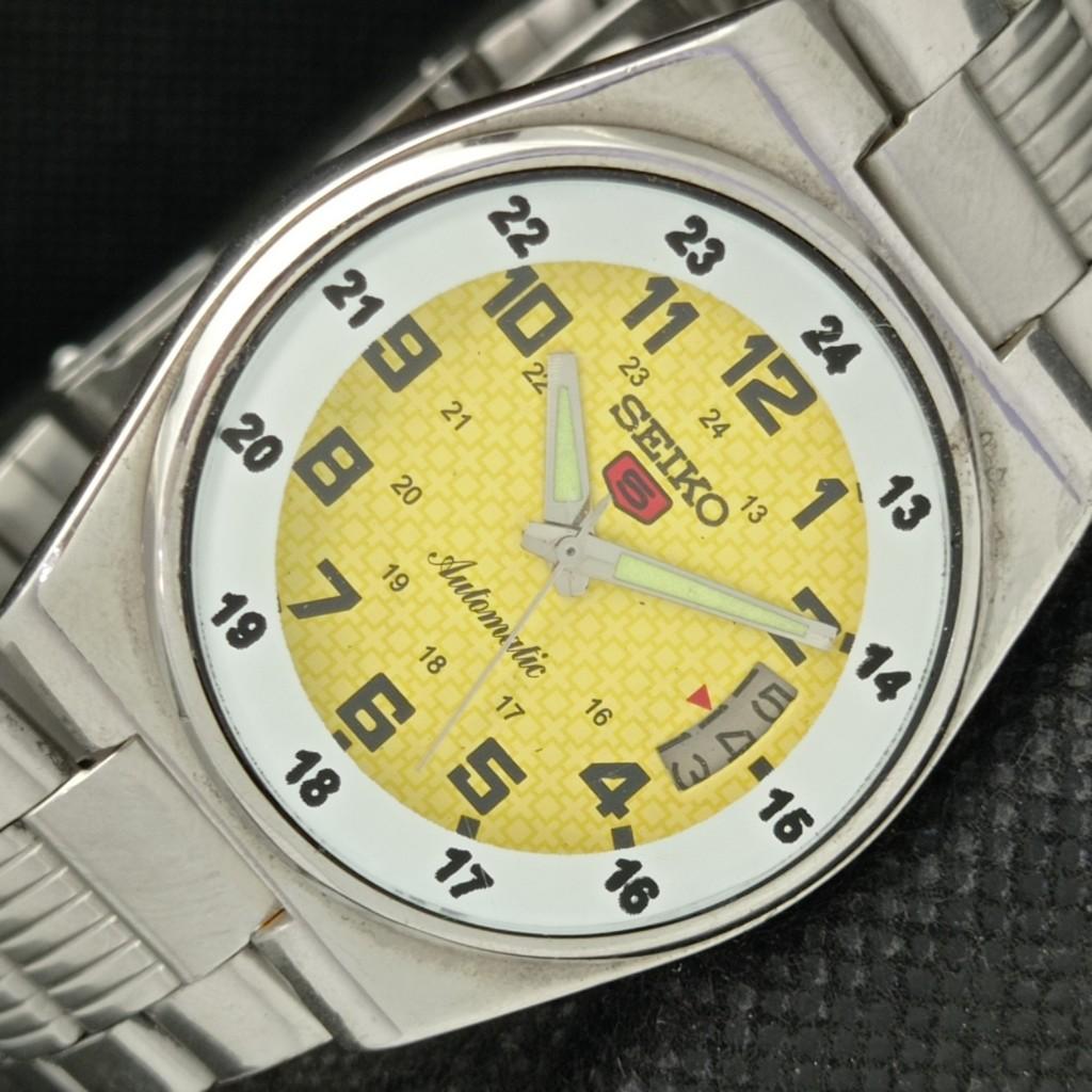 USED VINTAGE SEIKO 5 AUTO 7009A JAPAN MENS DATE YELLOW WATCH 595a-a312330-9 SKU595a-a312330
USED VINTAGE SEIKO 5 AUTO 7009A JAPAN MENS DATE YELLOW WATCH 595a-a312330-9 SKU595a-a312330