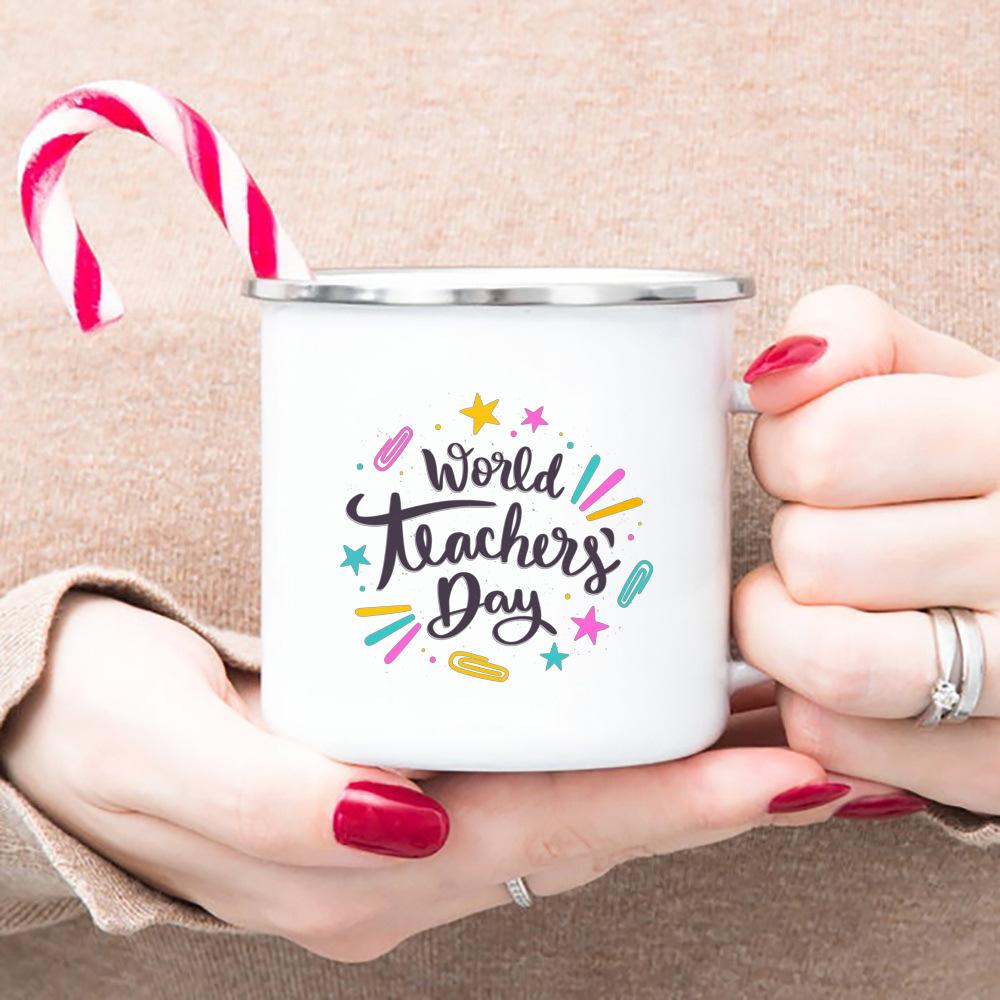 Кружки эмалированные с надписью День учителя , День учителя, Лучший оригинальный подарок учителю, Для питья сока, кофе, какао, молока, пива, Кружка с ручкой 360ml
Кружки эмалированные с надписью День учителя , День учителя, Лучший оригинальный подарок учителю, Для питья сока, кофе, какао, молока, пива, Кружка с ручкой 360ml