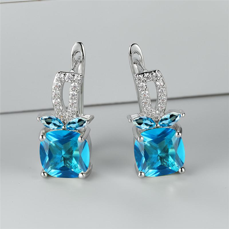 Модные белые квадратные серьги с кубическим цирконием, женские милые серьги-кольца с фруктами, модные серебряные украшения для женщин, аксессуар цвет морской волны
Модные белые квадратные серьги с кубическим цирконием, женские милые серьги-кольца с фруктами, модные серебряные украшения для женщин, аксессуар цвет морской волны