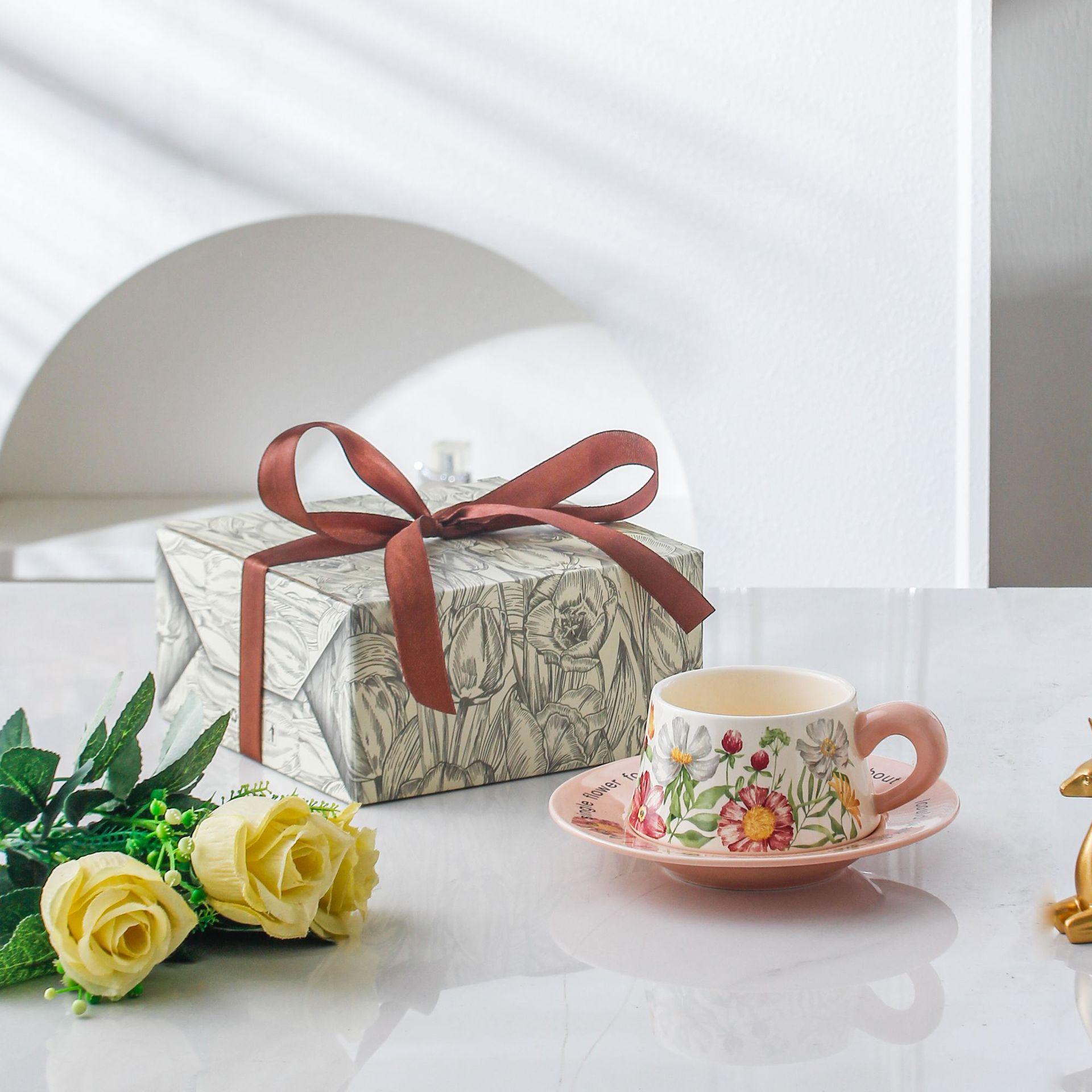 Средневековая масляная живопись Фрезия Набор чашка и блюдце для кофе Легкая роскошь Нишевый Расписанный вручную Латте Оригинальный подарок Керамическая чашка 280ML