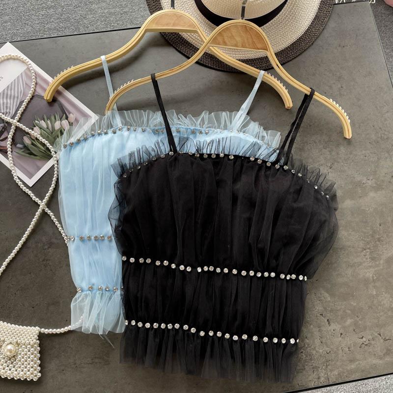 Новые женские топы лета 2021 года
Новые женские топы лета 2021 года