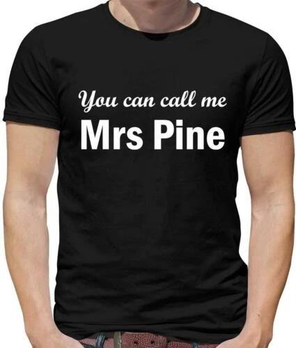 Mrs Pine Mens T-Shirt - Chris - Captain - Actor - Film - Wife - Funny - Gift L
Mrs Pine Mens T-Shirt - Chris - Captain - Actor - Film - Wife - Funny - Gift L