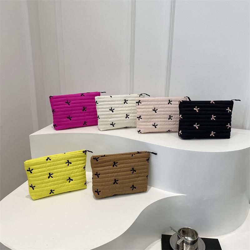Women s Makeup Bag for Women and Girls Bow Organizer Bag with Zipper Travel Toiletry Bag Makeup Pouch Travel Essentials
Women s Makeup Bag for Women and Girls Bow Organizer Bag with Zipper Travel Toiletry Bag Makeup Pouch Travel Essentials