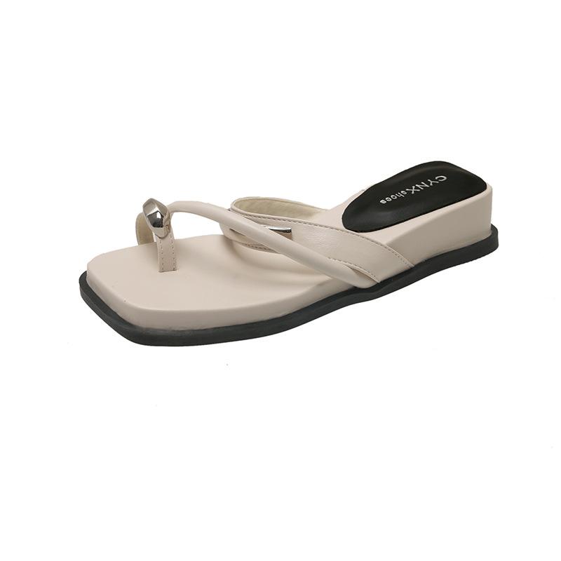 Korean version of slope heel cool slippers women s outerwear 2025 summer new set of toes fashion trendy with leopard print one-word drag 35
Korean version of slope heel cool slippers women s outerwear 2025 summer new set of toes fashion trendy with leopard print one-word drag 35