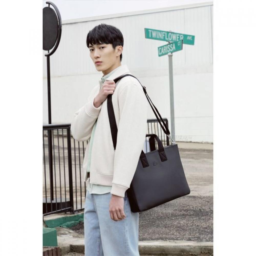 LacoSte Men S briefcaSe Tote Bag Bb Nh5339h56g 000 black (000)
LacoSte Men S briefcaSe Tote Bag Bb Nh5339h56g 000 black (000)