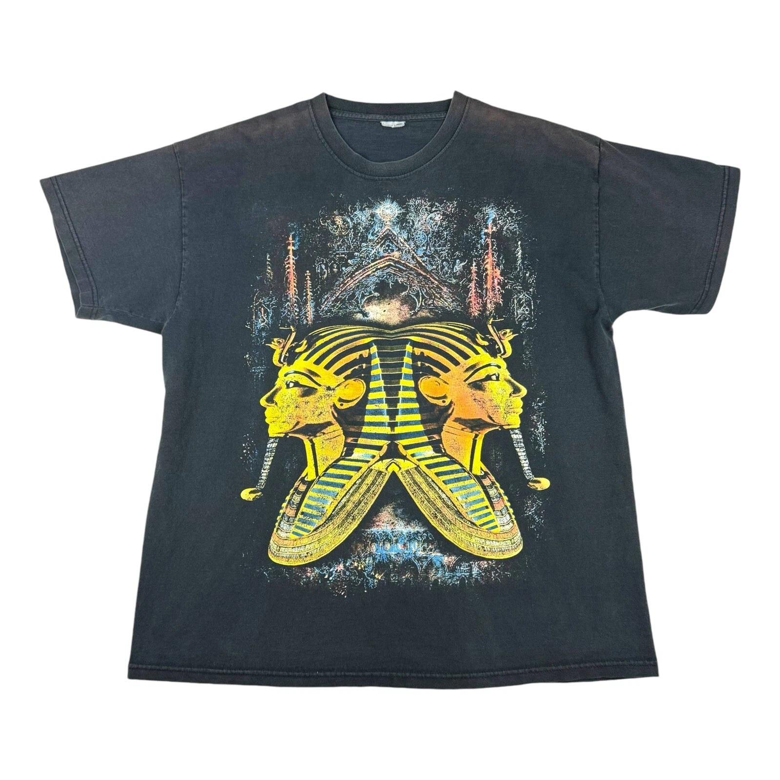 Vtg Tutankhamen King Tut T-Shirt Egyptian Pyramid Face Mirror Image XXL Faded L
Vtg Tutankhamen King Tut T-Shirt Egyptian Pyramid Face Mirror Image XXL Faded L