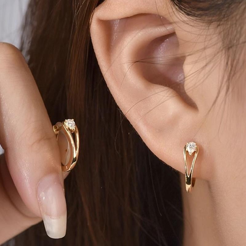 CAOSHI Newly Designed Three Color Available Hoop Earrings with Multicolored Cubic Zirconia Delicate Wedding Zircon for Women
CAOSHI Newly Designed Three Color Available Hoop Earrings with Multicolored Cubic Zirconia Delicate Wedding Zircon for Women