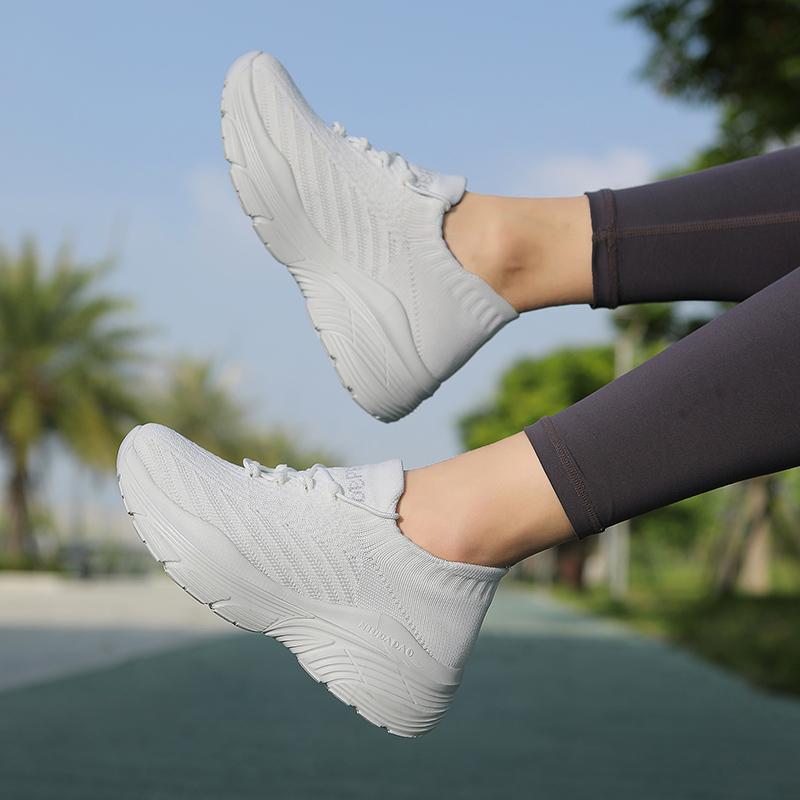 Spring and summer new square dance lightweight casual shoes soft-soled outdoor sports shoes 34 белый
Spring and summer new square dance lightweight casual shoes soft-soled outdoor sports shoes 34 белый