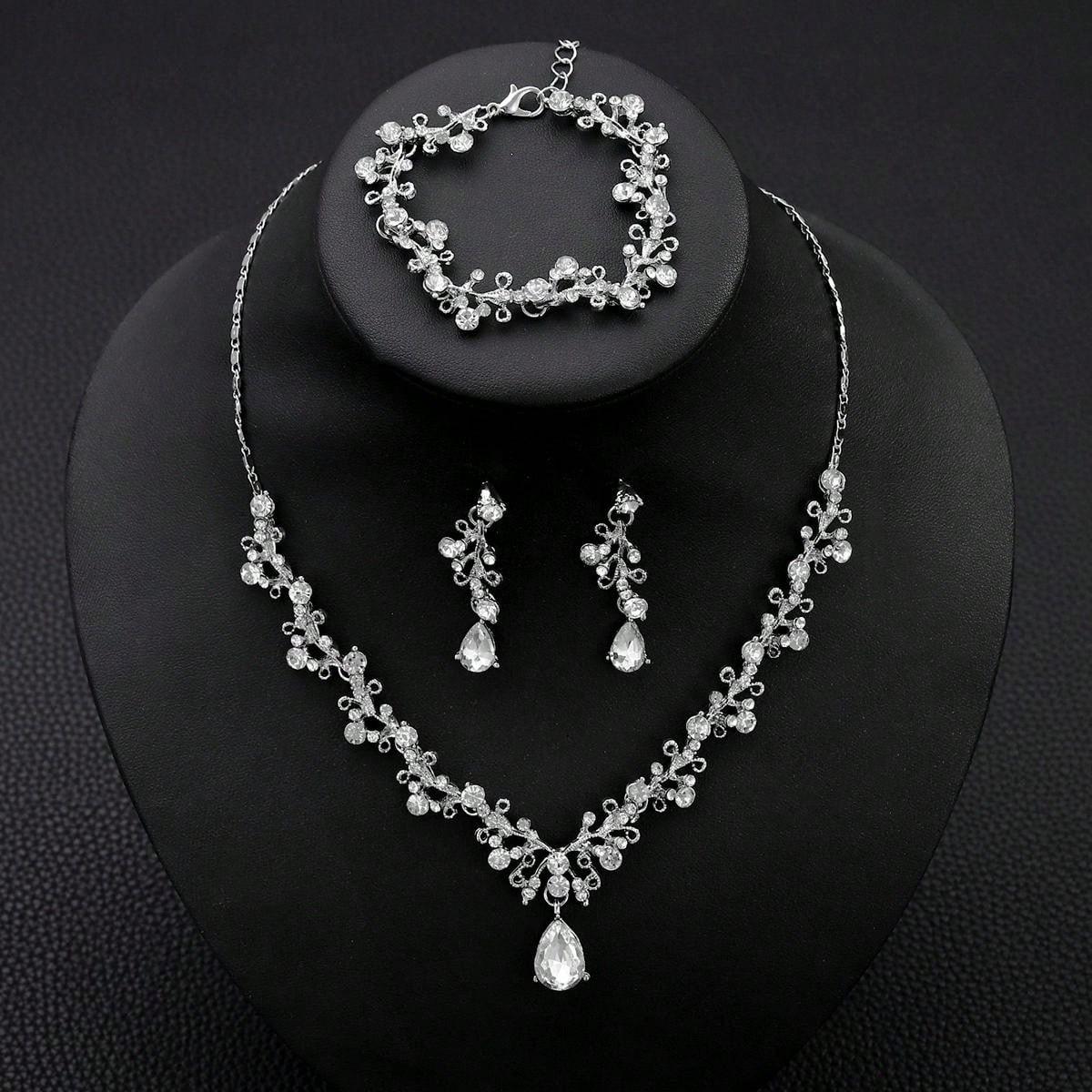 2026 Fashion Versatile Bridal Necklace Earrings Bracelet Three-piece Wedding Dress Birthday Party Jewelry 45CM
2026 Fashion Versatile Bridal Necklace Earrings Bracelet Three-piece Wedding Dress Birthday Party Jewelry 45CM
