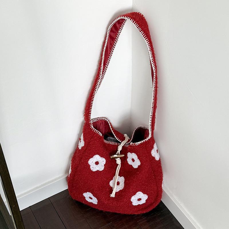 Flower Embroidery Woolen Women s Shoulder Bags Winter Casual Large Capacity Female Messenger Bag Girls Tote Underarm Handbags красный
Flower Embroidery Woolen Women s Shoulder Bags Winter Casual Large Capacity Female Messenger Bag Girls Tote Underarm Handbags красный