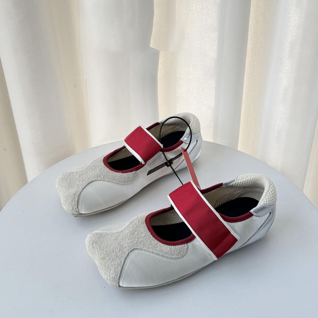 Mary Jane Shoes Women 2026 New Lightweight and Versatile Square Toe Ballet Casual Single Shoes 35 белый
Mary Jane Shoes Women 2026 New Lightweight and Versatile Square Toe Ballet Casual Single Shoes 35 белый
